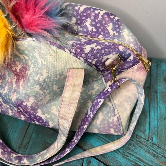 Underonesky Dalila Unicorn Overnight Duffle Bag - Picture 3 of 16